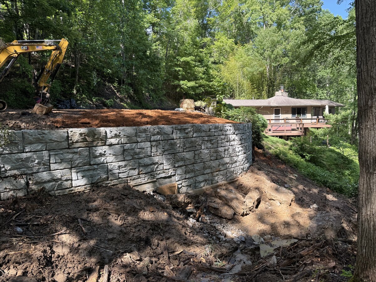 Boulder retaining wall